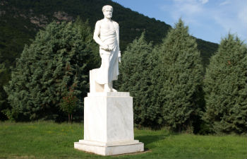 Aristotles beeld centrale regio Chalkidiki tijdens vakantie